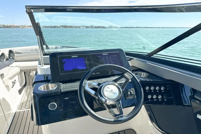 Slide: The Image of Sea Ray 260 SLX OUTBOARD 2023 - 5