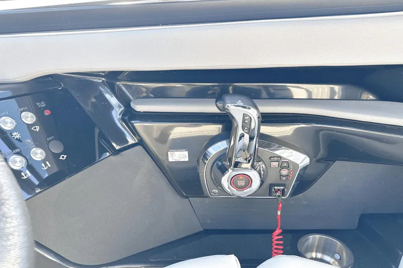Slide: The Image of Sea Ray 260 SLX OUTBOARD 2023 - 9