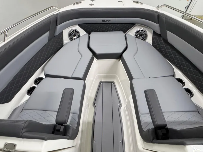 Slide: The Image of Chaparral 26 Surf 2025 - 55