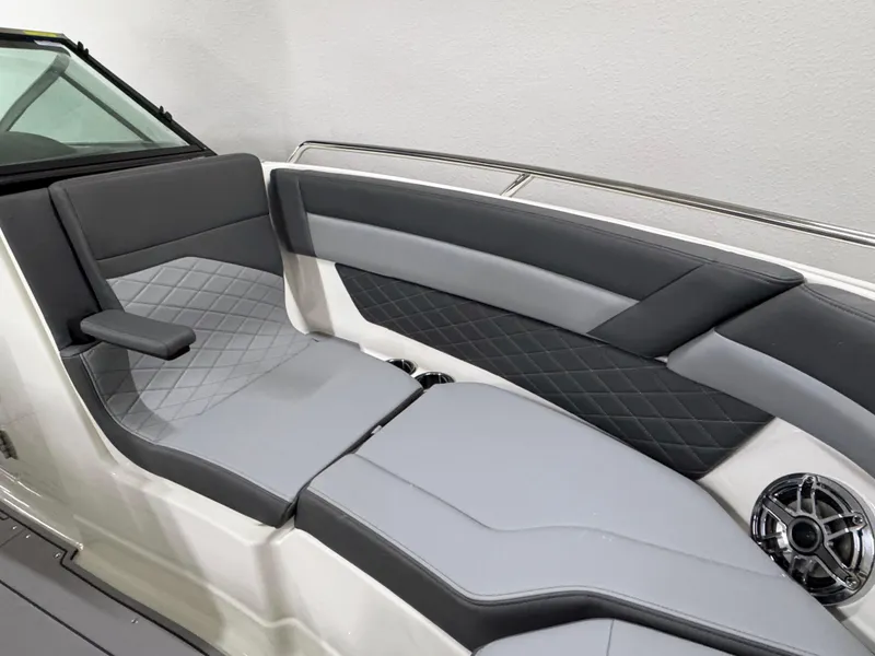 Slide: The Image of Chaparral 26 Surf 2025 - 58