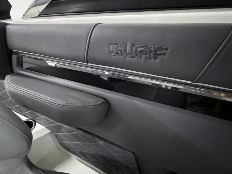 Slide: The Image of Chaparral 26 Surf 2025 - 62