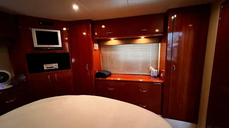 Slide: The Image of Carver 466 Motor Yacht 2004 - 23
