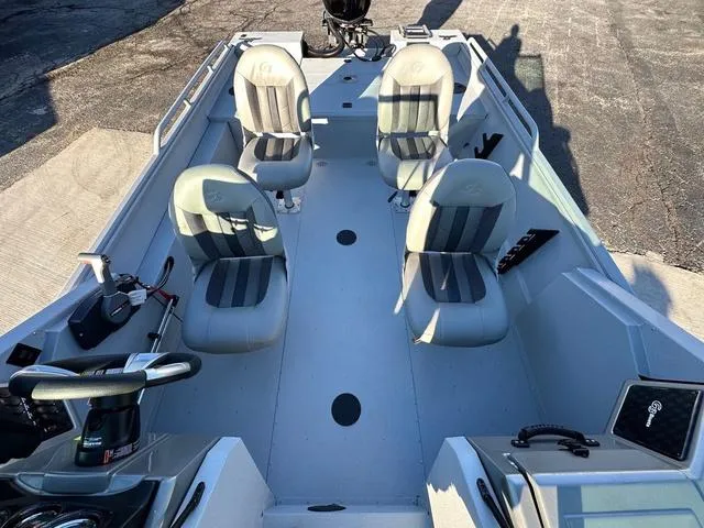 Slide: The Image of G3 Sportsman 2100 2025 - 8