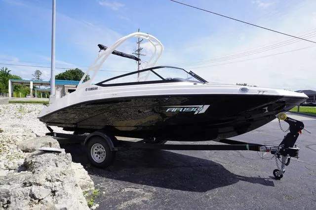 Slide: The Image of Yamaha AR190 2025 - 2