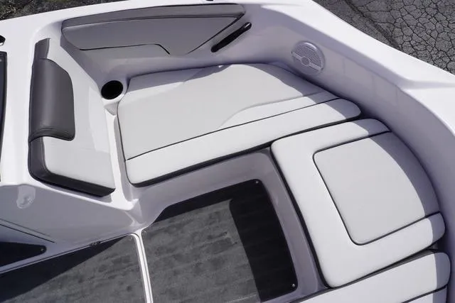 Slide: The Image of Yamaha AR190 2025 - 7