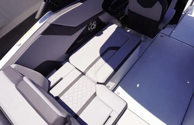 Slide: The Image of Yamaha 255XD 2025 - 17