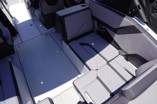 Slide: The Image of Yamaha 255XD 2025 - 18