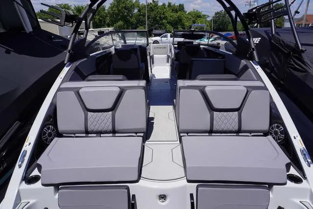 Slide: The Image of Yamaha 255XD 2025 - 20