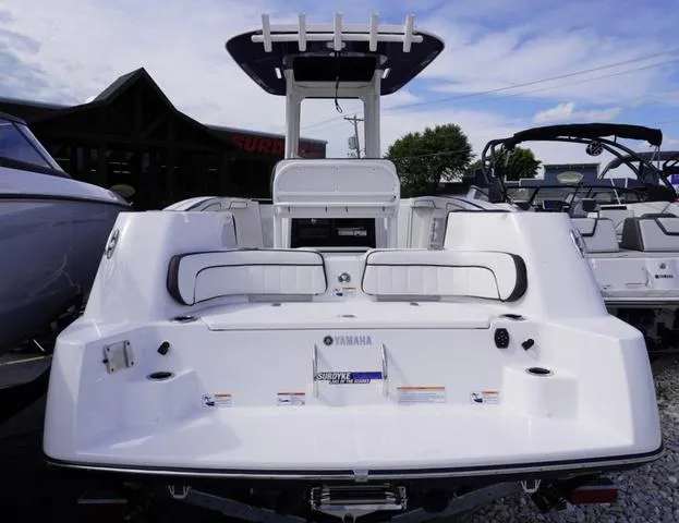 Slide: The Image of Yamaha 255 FSH Sport H 2025 - 2