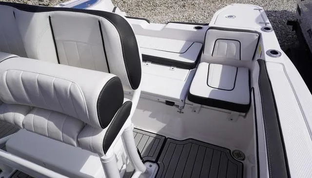 Slide: The Image of Yamaha 255 FSH Sport H 2025 - 6