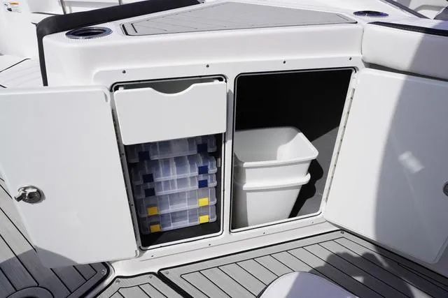 Slide: The Image of Yamaha 255 FSH Sport H 2025 - 8