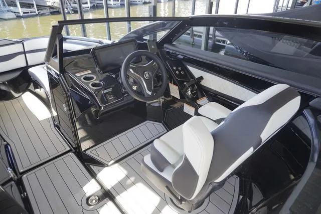 Slide: The Image of Yamaha 275SD 2025 - 10