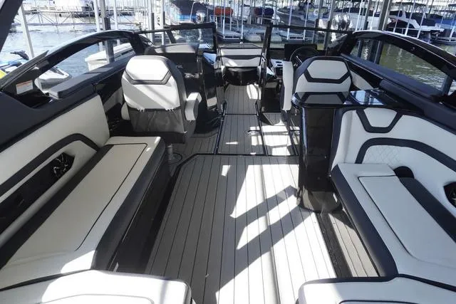 Slide: The Image of Yamaha 275SD 2025 - 14