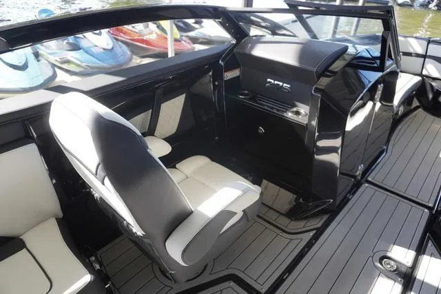 Slide: The Image of Yamaha 275SD 2025 - 8