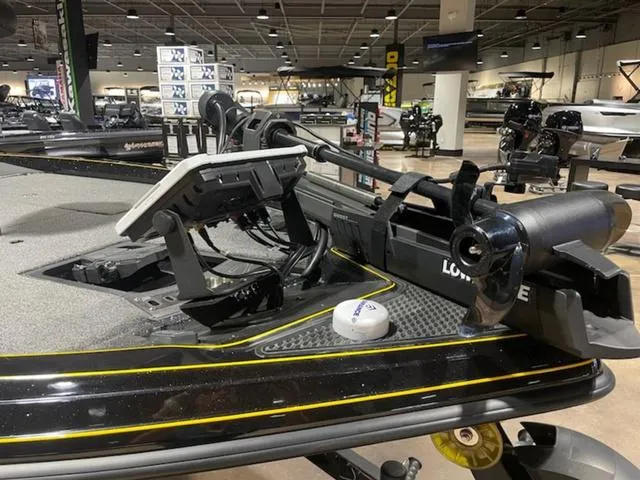 Slide: The Image of 2020 Ranger Z520L boat with advanced navigation equipment in showroom. - 10