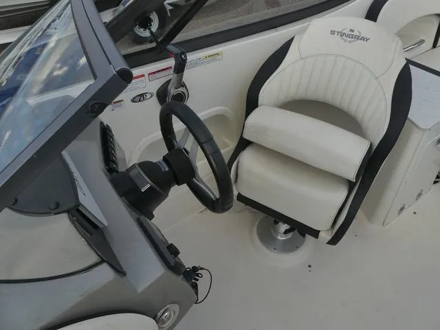 Slide: The Image of Stingray 231 DC 2020 - 11