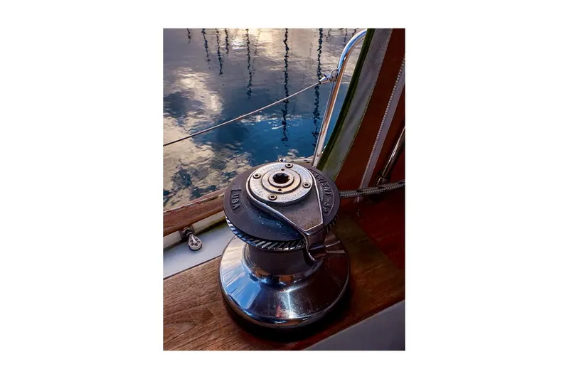 Slide: The Image of Valiant 40 Selah 1983 - 110