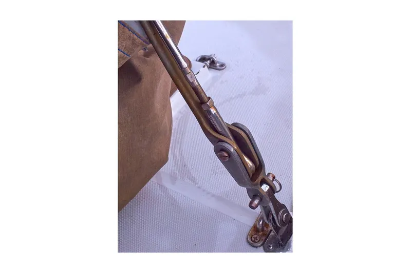 Slide: The Image of Valiant 40 Selah 1983 - 120