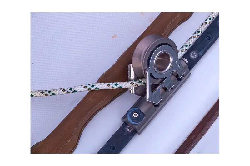 Slide: The Image of Valiant 40 Selah 1983 - 125