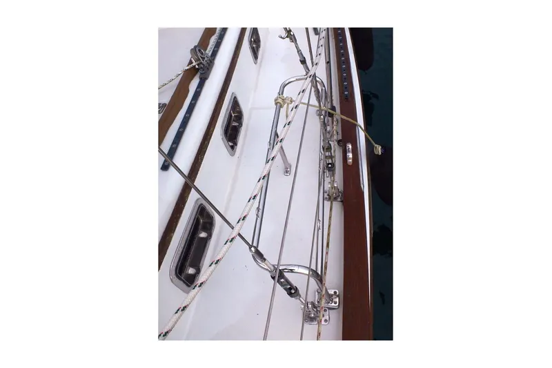 Slide: The Image of Valiant 40 Selah 1983 - 128