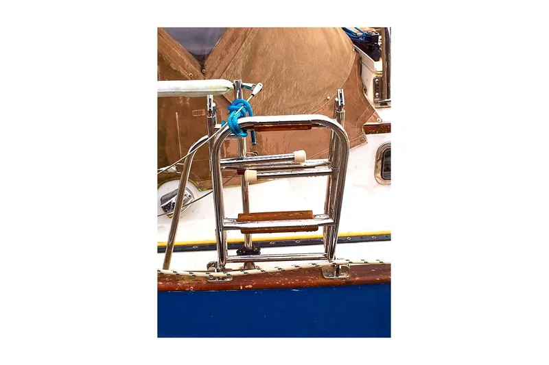 Slide: The Image of Valiant 40 Selah 1983 - 136