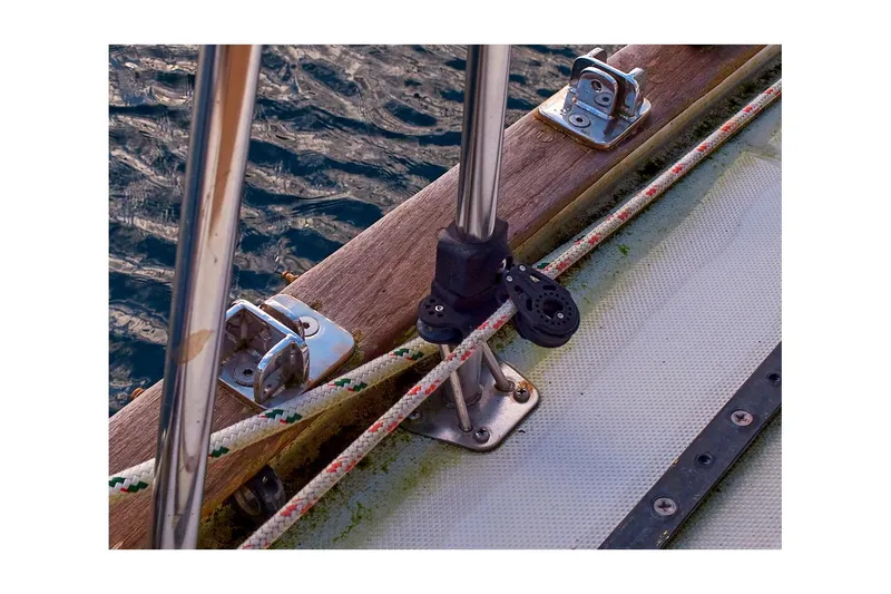 Slide: The Image of Valiant 40 Selah 1983 - 137