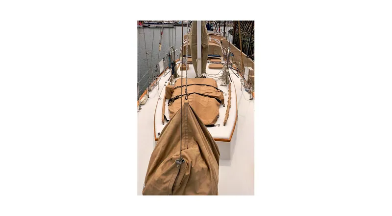 Slide: The Image of Valiant 40 Selah 1983 - 139