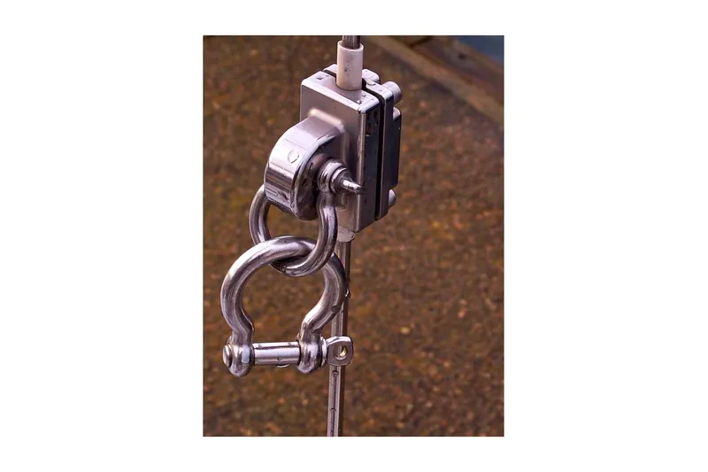 Slide: The Image of Valiant 40 Selah 1983 - 142