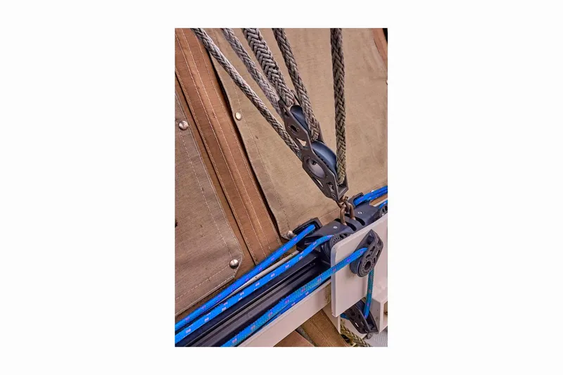 Slide: The Image of Valiant 40 Selah 1983 - 147