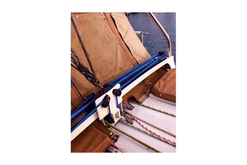 Slide: The Image of Valiant 40 Selah 1983 - 148