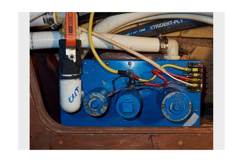 Slide: The Image of Electrical panel and wiring inside a 1983 Valiant 40 Selah boat. - 39