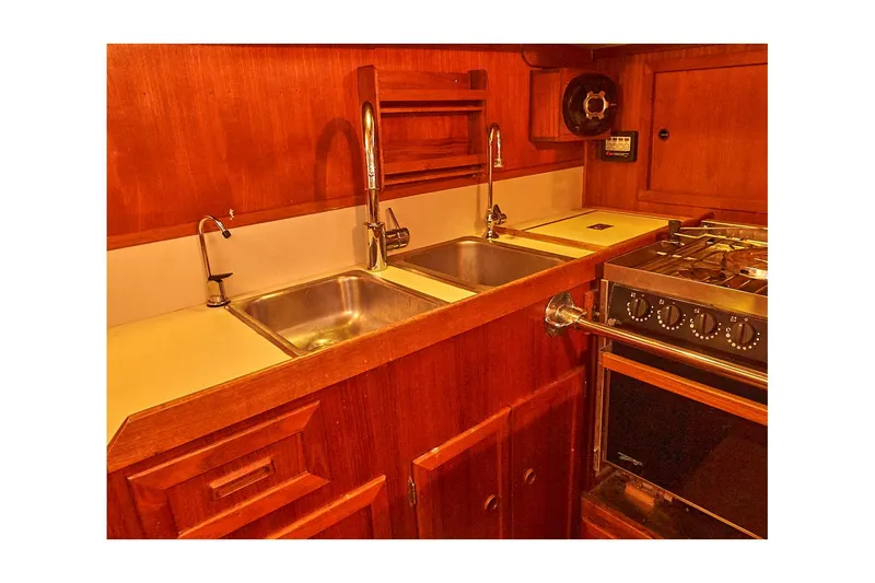 Slide: The Image of Valiant 40 Selah 1983 - 65