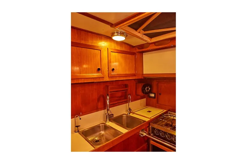 Slide: The Image of Valiant 40 Selah 1983 - 66