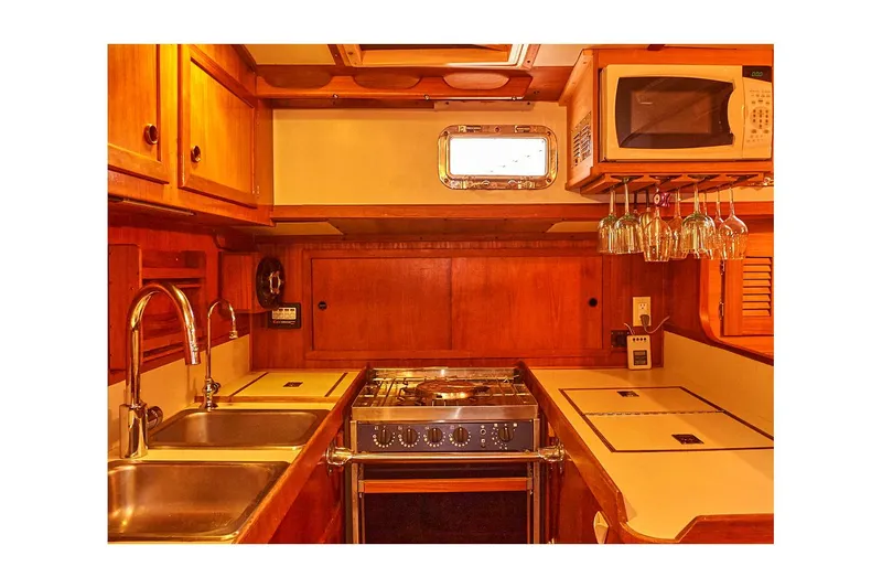 Slide: The Image of Valiant 40 Selah 1983 - 70