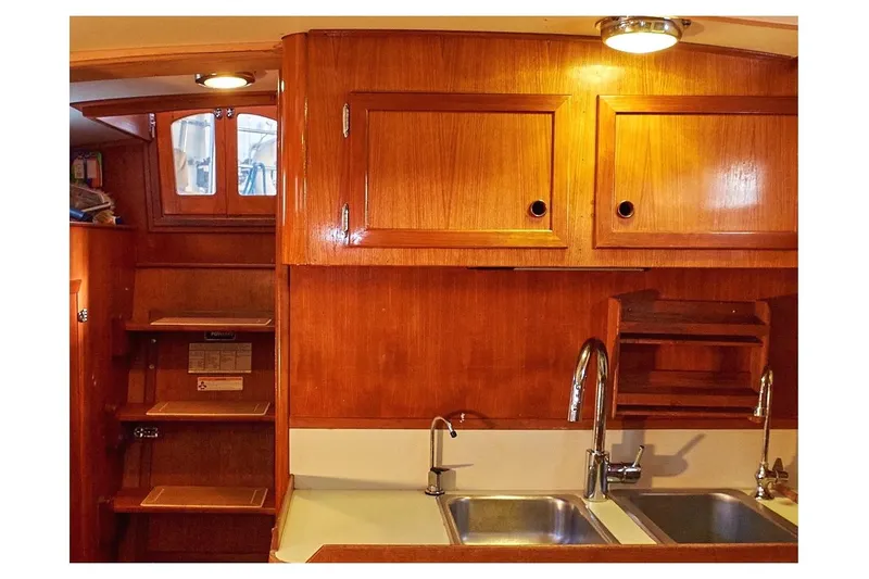 Slide: The Image of Valiant 40 Selah 1983 - 79