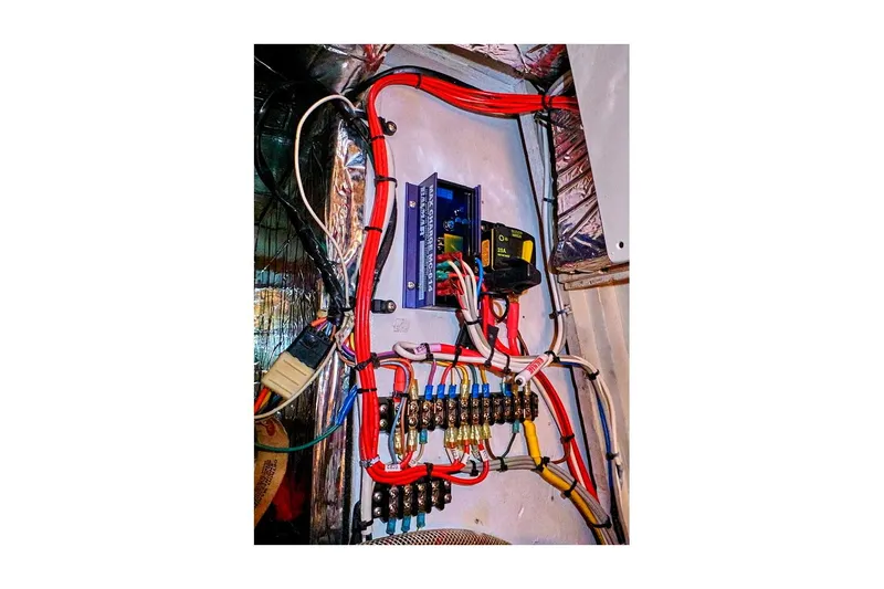 Slide: The Image of Valiant 40 Selah 1983 - 84