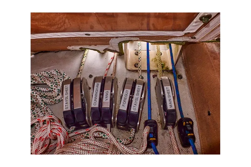 Slide: The Image of Valiant 40 Selah 1983 - 94