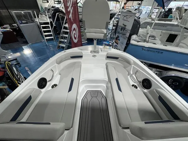 Slide: The Image of Hurricane SS 185-OB 2025 - 8