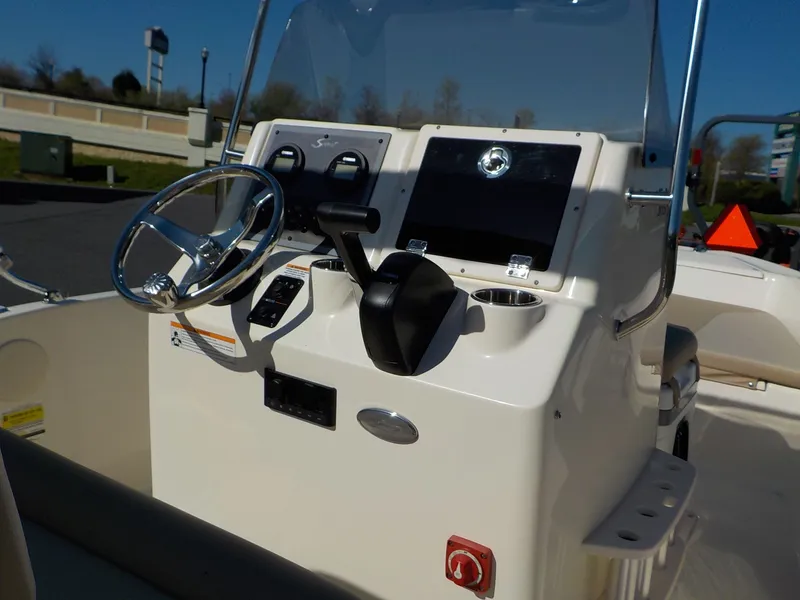 Slide: The Image of Scout 175 Sportfish 2024 - 8