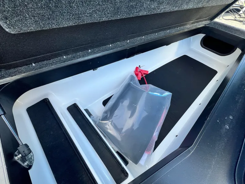 Slide: The Image of Skeeter ZXR20 2025 - 13