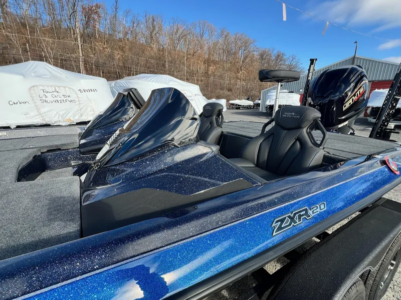 Slide: The Image of Skeeter ZXR20 2025 - 17