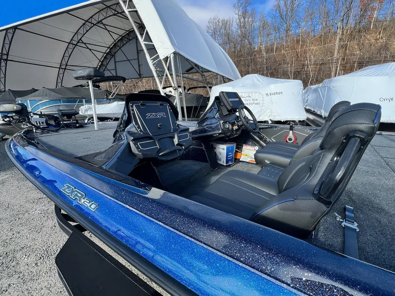 Slide: The Image of Skeeter ZXR20 2025 - 21