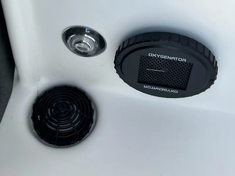 Slide: The Image of Skeeter ZXR20 2025 - 23