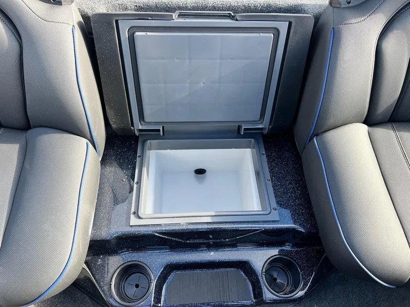 Slide: The Image of Skeeter ZXR20 2025 - 30