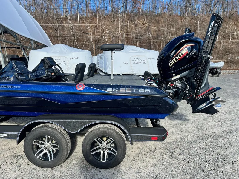 Slide: The Image of Skeeter ZXR20 2025 - 32