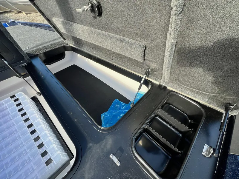 Slide: The Image of Skeeter ZXR20 2025 - 34