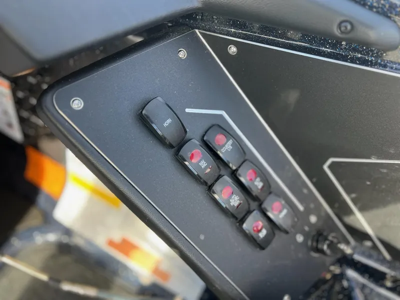 Slide: The Image of Skeeter ZXR20 2025 - 39