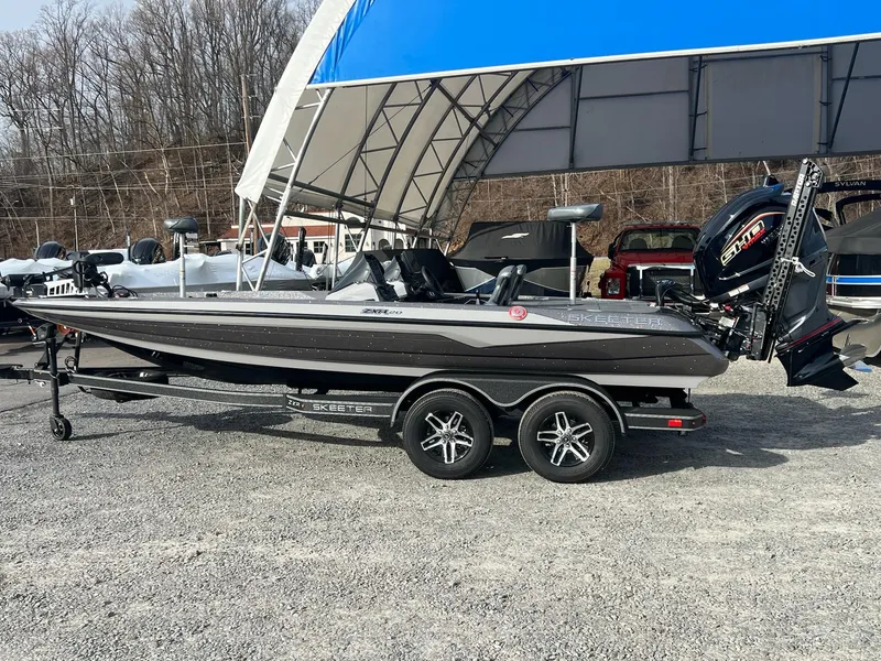 Slide: The Image of Skeeter ZXR20 2025 - 12