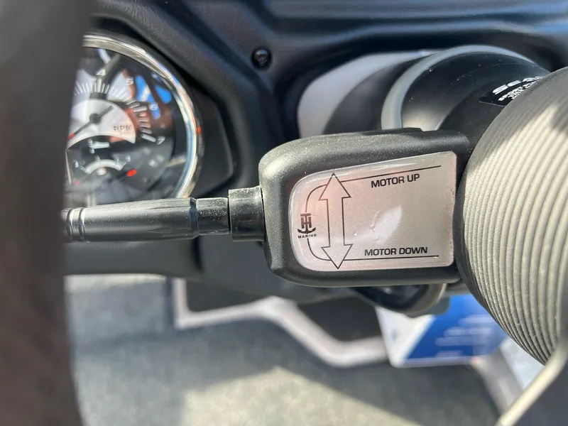 Slide: The Image of Skeeter ZXR20 2025 - 23