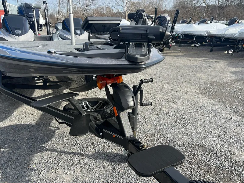 Slide: The Image of Skeeter ZXR20 2025 - 25